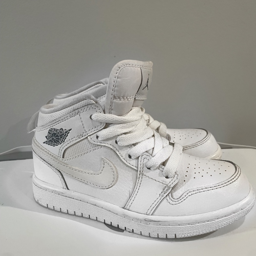 Kids 10C high top NIKE dunks!